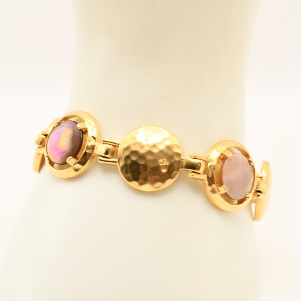 Vintage Natural Shell Cabochon Bracelet Hammered Gold Tone 7.5 Inch